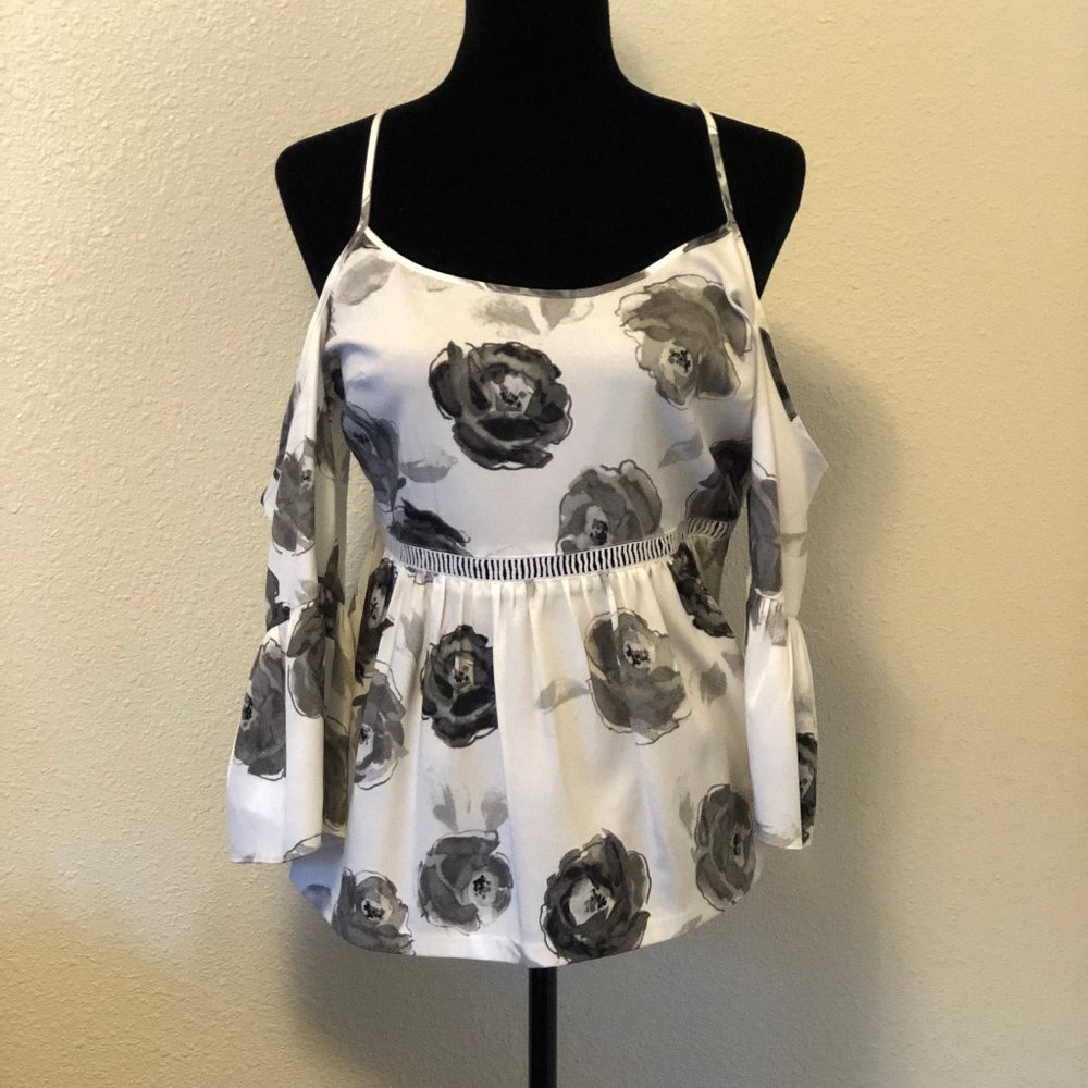 Kensie Flowing Blouse Medium